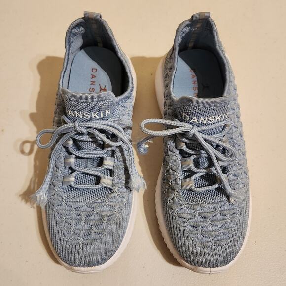 Danskin Stunt Comfort Sneaker Baby Blue Vegan Textile Walk Shoes US 6.5 EUR 37.5 - Picture 4 of 8